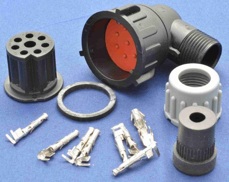 Zástrčka 8-pol/opravárenská sada