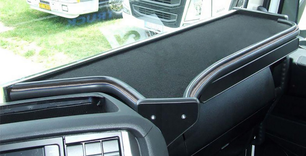 Police Iveco Stralis HI-WAY / S-WAY od 2013 celková AKCE